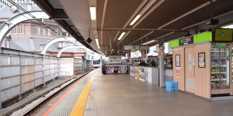 駅のホーム